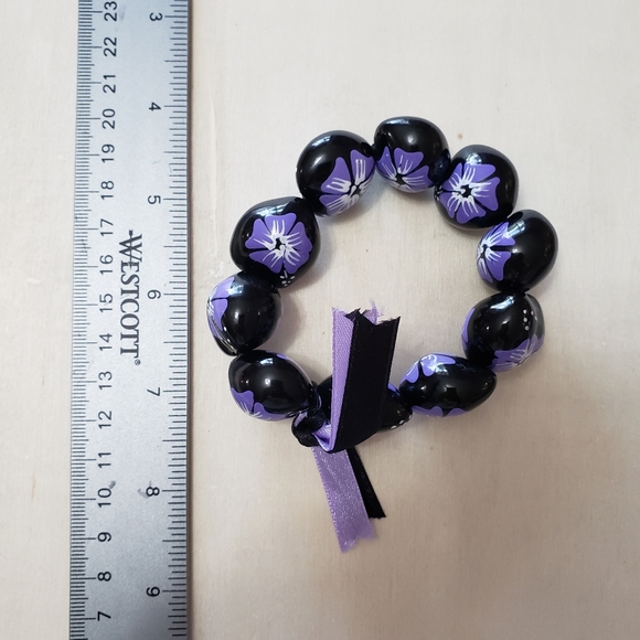 Kukui Nut Bracelet - Painted: Purple - Picture 4 of 4